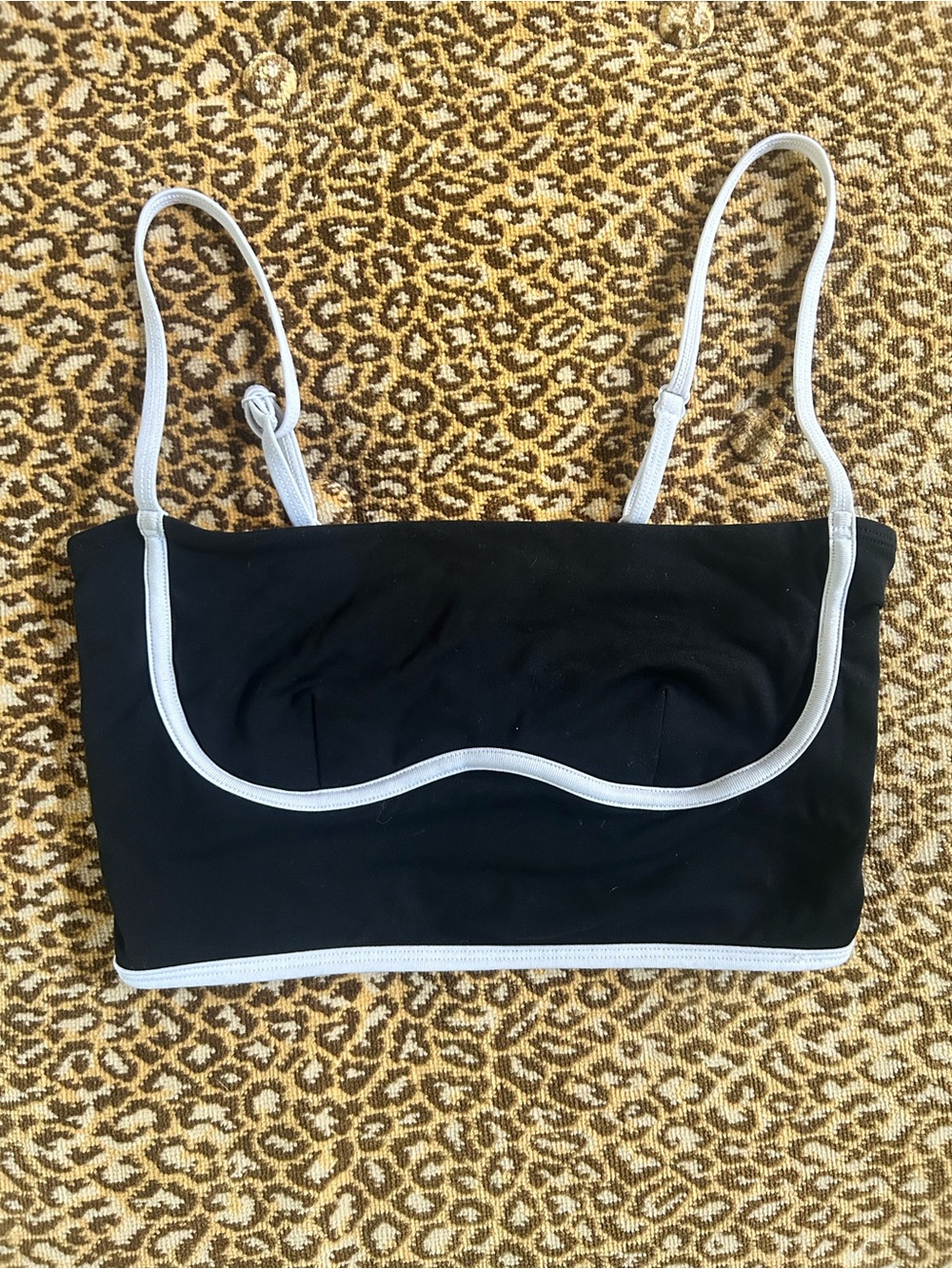 alo Airbrush Streamlined Bra Tank 🤍🖤